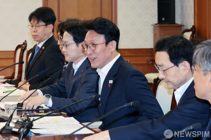 노동안전 현안 점검회의, 발언하는 김민석 총리