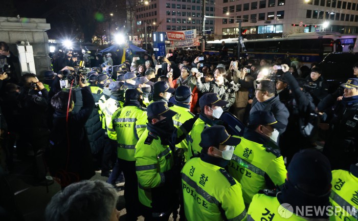 비상계엄 1주년 맞은 종교계 "치유 통해 민주주의 회복해야"