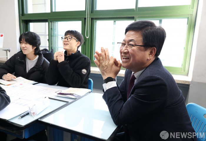 최교진 교육장관, 제2차 민주시민교육 자문단 회의 개최