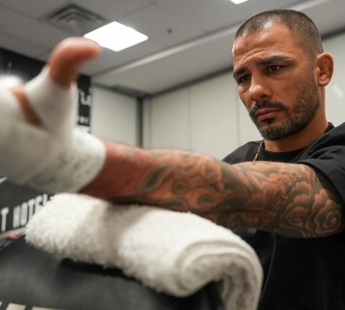 [UFC] '불의의 TKO패' 판토자 "더 강해져 돌아올 것"