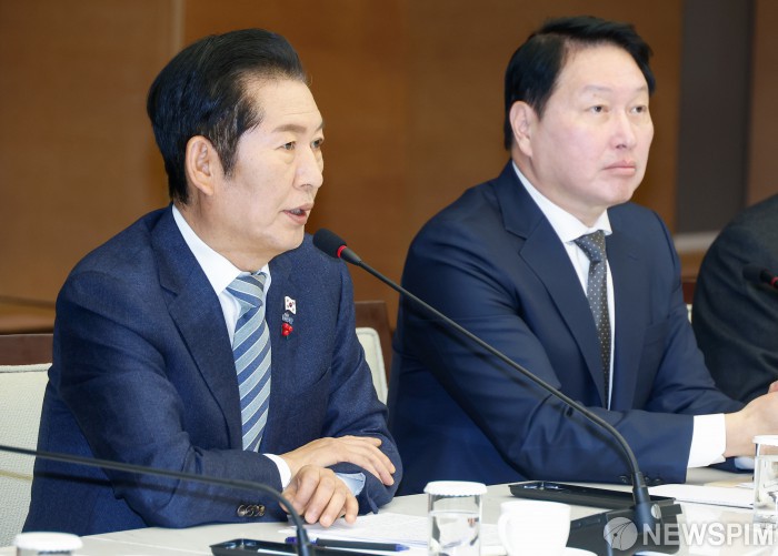 정청래, 최태원과 만나 'RE100 산단 실효성 제고' 등 지역 발전 방안 논의