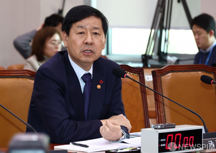 구윤철 부총리 "꿈사다리 장학사업 추천요건에 아동양육시설 적시"