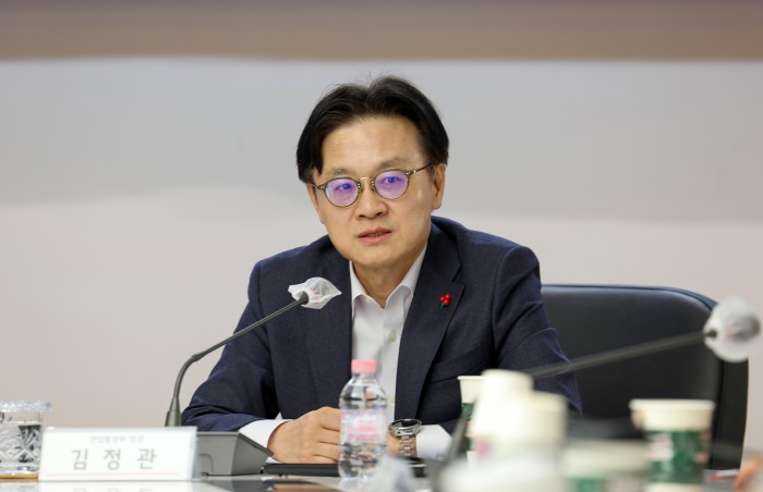 [신년사] 김정관 산업부 장관 "통상전쟁에서 국익 사수 넘어 확장하겠다"