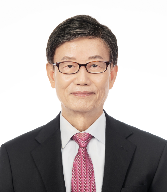 [신년사] 윤진식 무협 회장 "신통상·신산업·신시장으로 돌파구 찾는다"