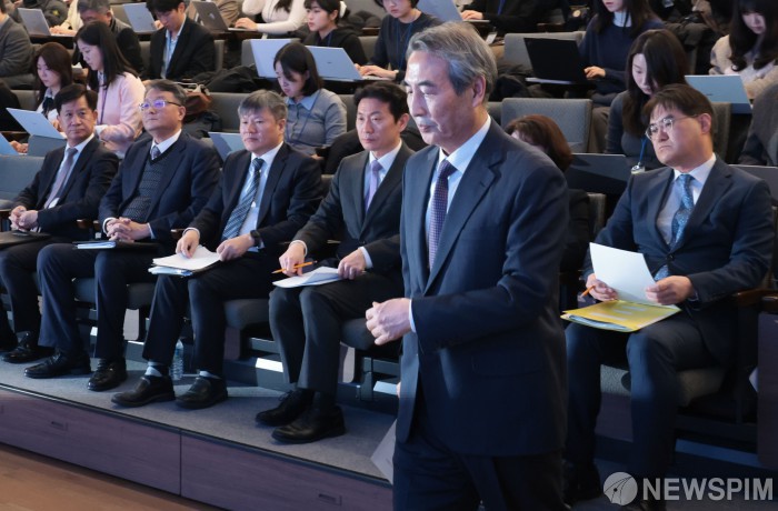 민중기 특별검사, 김건희 씨 의혹 최종 수사 결과 발표