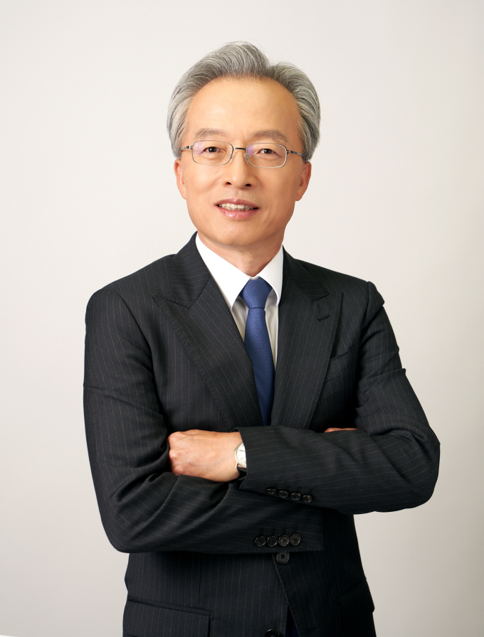 [신년사] 최진식 중견련 회장 "민관 긴밀한 협력으로 경제 재도약 토대 구축해야"