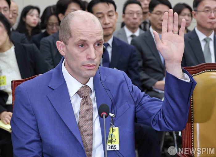 [쿠팡 정보 유출] 로저스 대표 "택배 업무 체험 해보겠다"