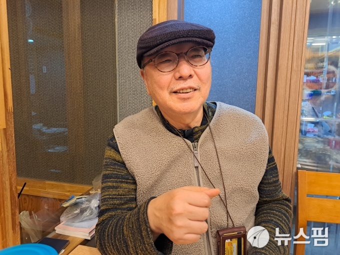 [인터뷰] 박상봉 시인 "말하지 않아도 서로는 어떻게든 통해질 수 있다"