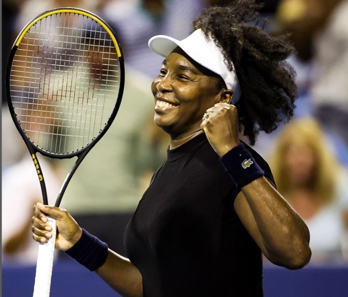 45세 비너스 윌리엄스, 새해 첫 경기 접전끝 1-2 '졌잘싸'
