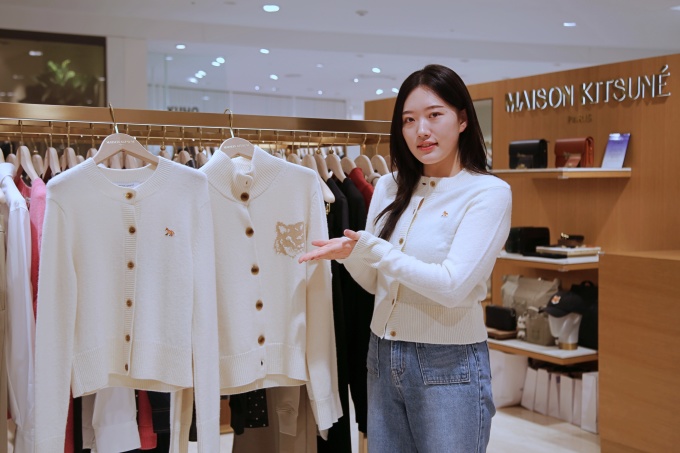 광주신세계, 올해의 컬러 '클라우드 댄서' 상품 눈길