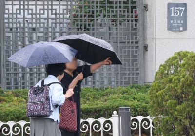 [오늘날씨] 전국 대체로 흐림...강원·경상 오후 한때 소나기 - 뉴스 썸네일 이미지