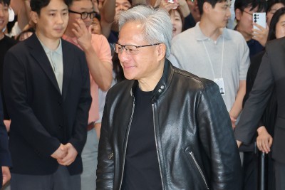 젠슨 황 만나는 K-스타트업...피지컬 AI 생태계 성장 기대 - 뉴스 썸네일 이미지