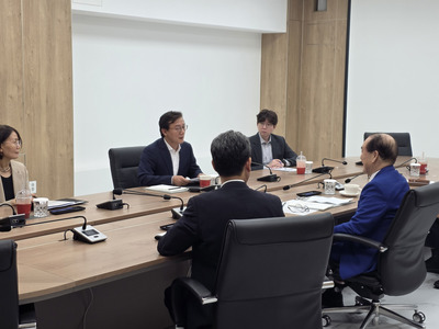 전재수 부산시장 " 흥아해운 본사 이전 결정… 해운 기업 집적화 기대"