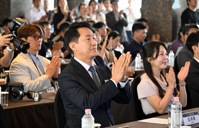 오세훈 '2026 서울테크서밋' 참석..."AI·바이오 융합 통한 미래산업 육... - 뉴스 썸네일 이미지