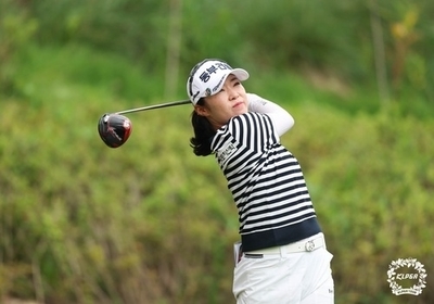 [KLPGA] 김수지 폭염 뚫고 6언더, <b>오로라월드</b>챔피언십 3R 선두 도약