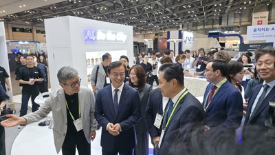 스마트시티부산, AI 도시 모델 공개…로봇·자율주행 통합 운영 체계 제...