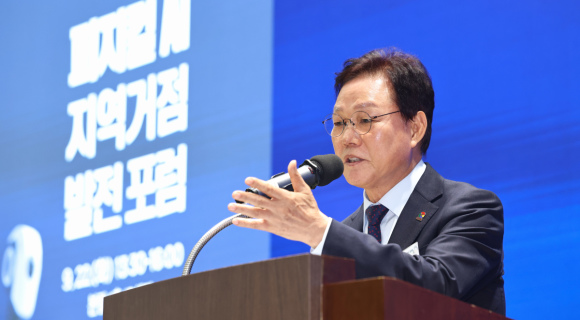 경찰, '딥페이크·관권선거 의혹' <b>박완수</b> 경남지사 <b>피의자 조사</b>