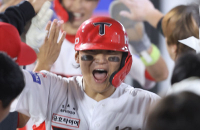 Kim Do-young's Fourth-Inning Solo Shot Puts KIA Ahead in KBO Semi-Playoff Opener