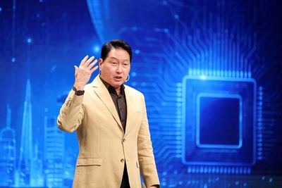 최태원 회장 "20대로 돌아가면 무조건 창업…AI가 못하는 일 해야"