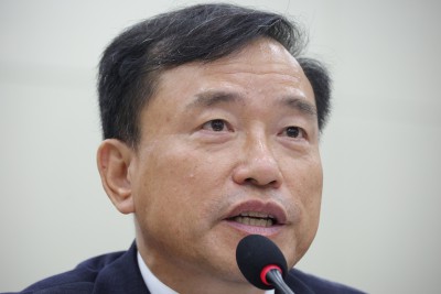 <b>국감 답변</b>하는 <b>김종철</b> 방송미디어통신위원회 위원장