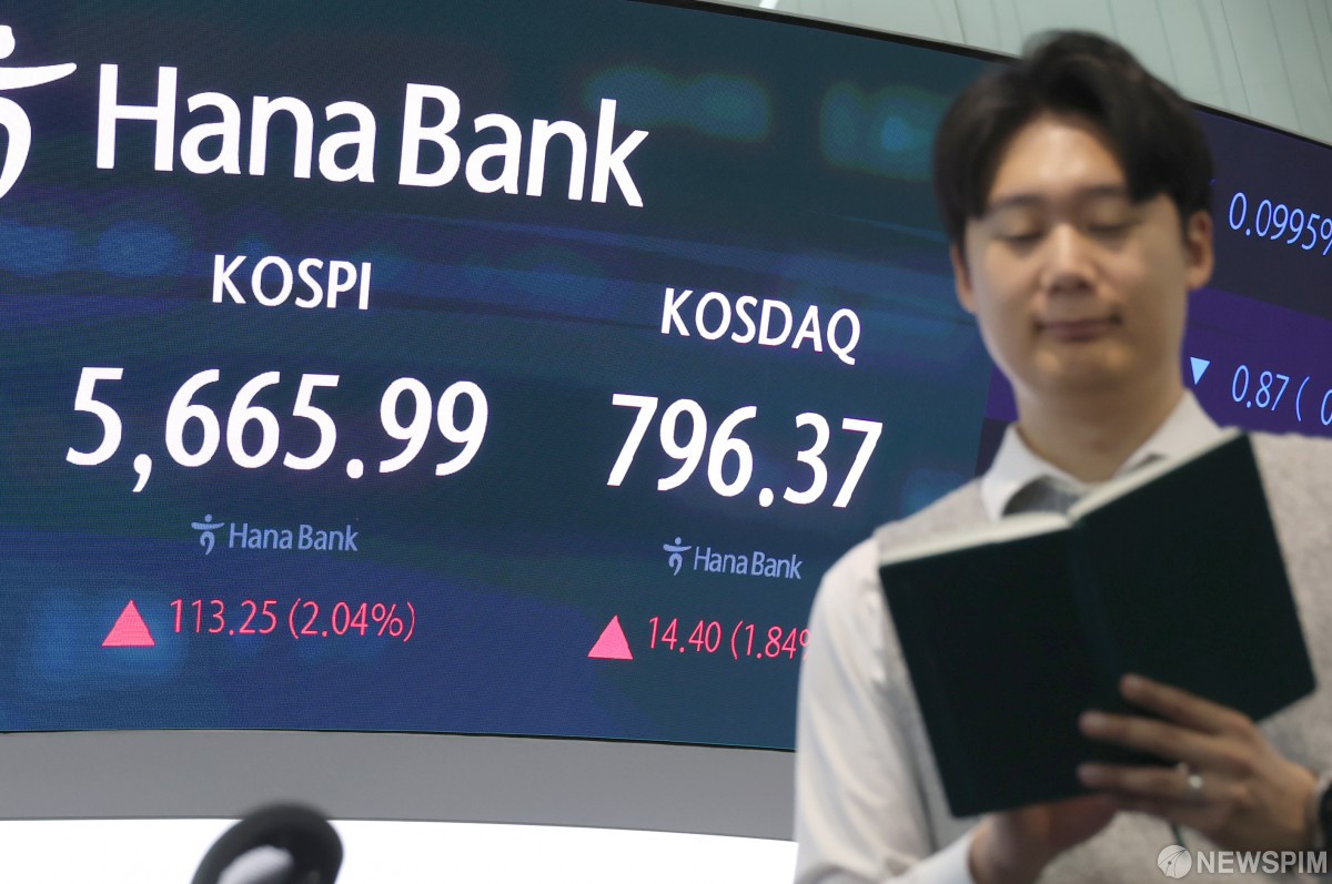 AI 투심 악화에 원화 약세 진행 — 원달러 환율 1,330원 후반대 유지