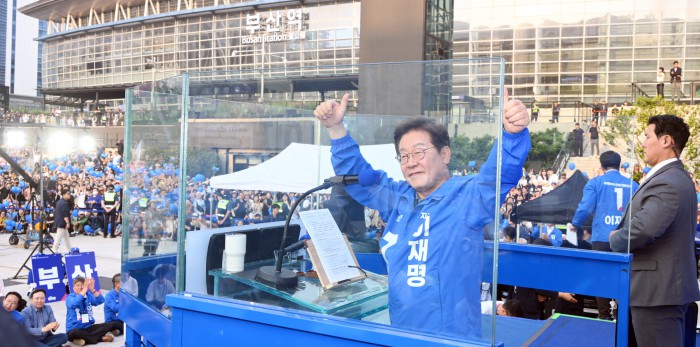 썸네일 이미지