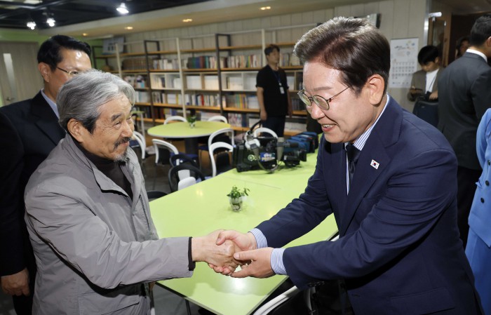 썸네일 이미지