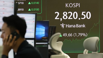 이재명 대통령 취임 이틀째 코스피 2,820 탈환 