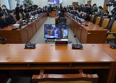 이혜훈 후보자 인사청문회... 여야 대립 좁히지 못하고 파행