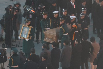 인천공항 도착한 고(故) 이해찬 전 국무총리