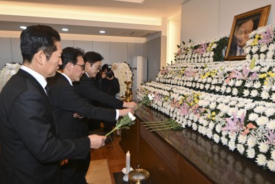 조문객 발길 이어지는 故 이해찬 전 총리 빈소