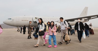 대피 작전명 '사막의 빛' 귀국