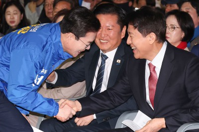 환경공무관 한마음축제서 만난 오세훈-정원오