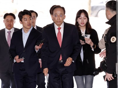 '비상계엄 해제 표결 방해 혐의' 추경호 의원 첫 재판 출석