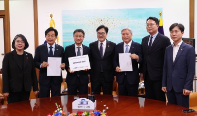 헌법개정안개헌안 발의 앞두고 원내대표들 만난 우원식 의장
