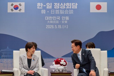 李대통령, 日 다카이치 총리와 소인수회담