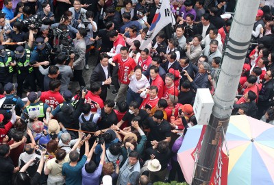 박근혜 전 대통령, 원주 중앙시장 방문 선거유세 지원