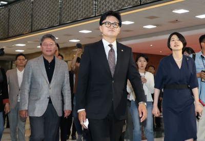 국회 입성한 한동훈 "제가 돌아왔습니다"