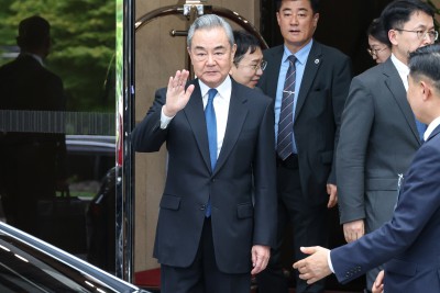 왕이 중국 외교부장 김포공항 통해 입국