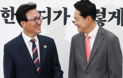 김민석-장동혁, 여야 대표 첫 회동&hellip; "수시로 대화 이어가자"