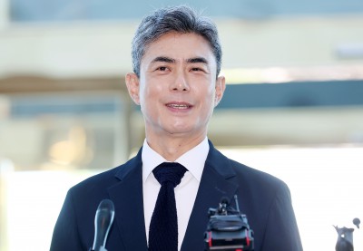 첫 출근하는 강신철 국방부 장관 후보자